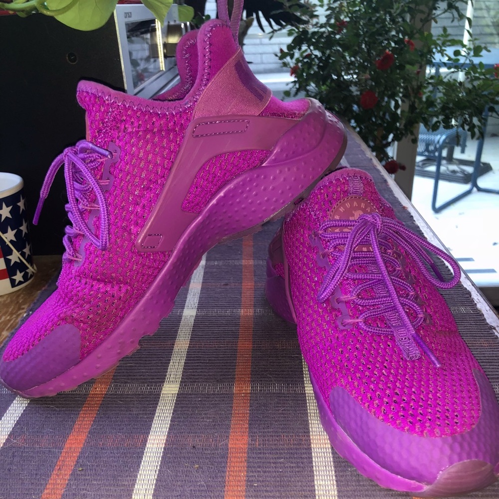 Nike air huarache athletic shoes